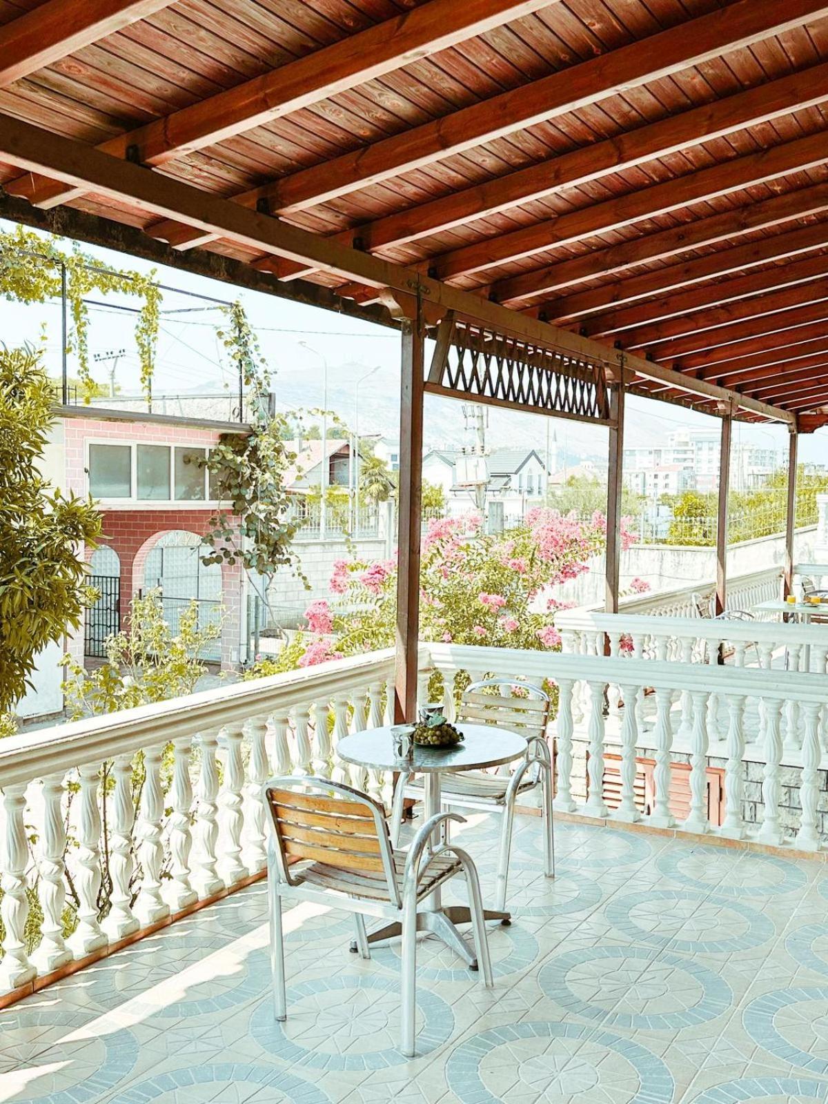 Vizion Hotel Shkoder Exterior photo