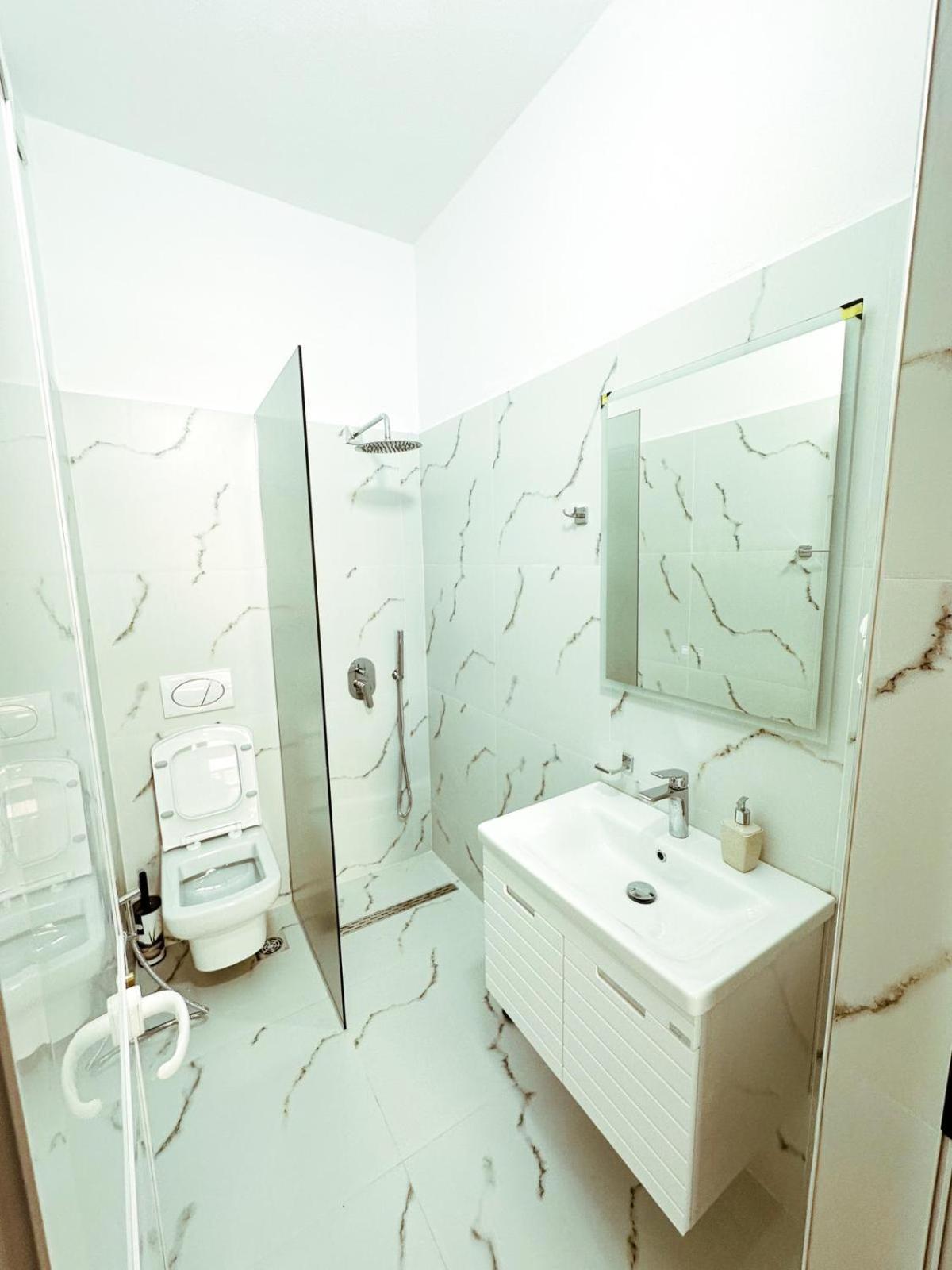 Vizion Hotel Shkoder Exterior photo