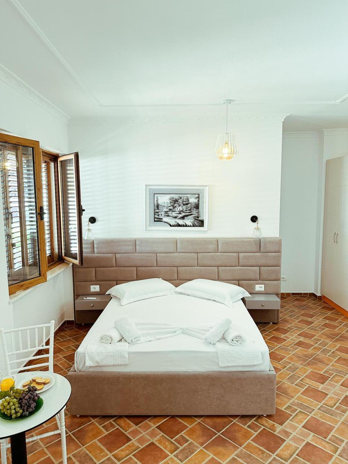 Vizion Hotel Shkoder Exterior photo